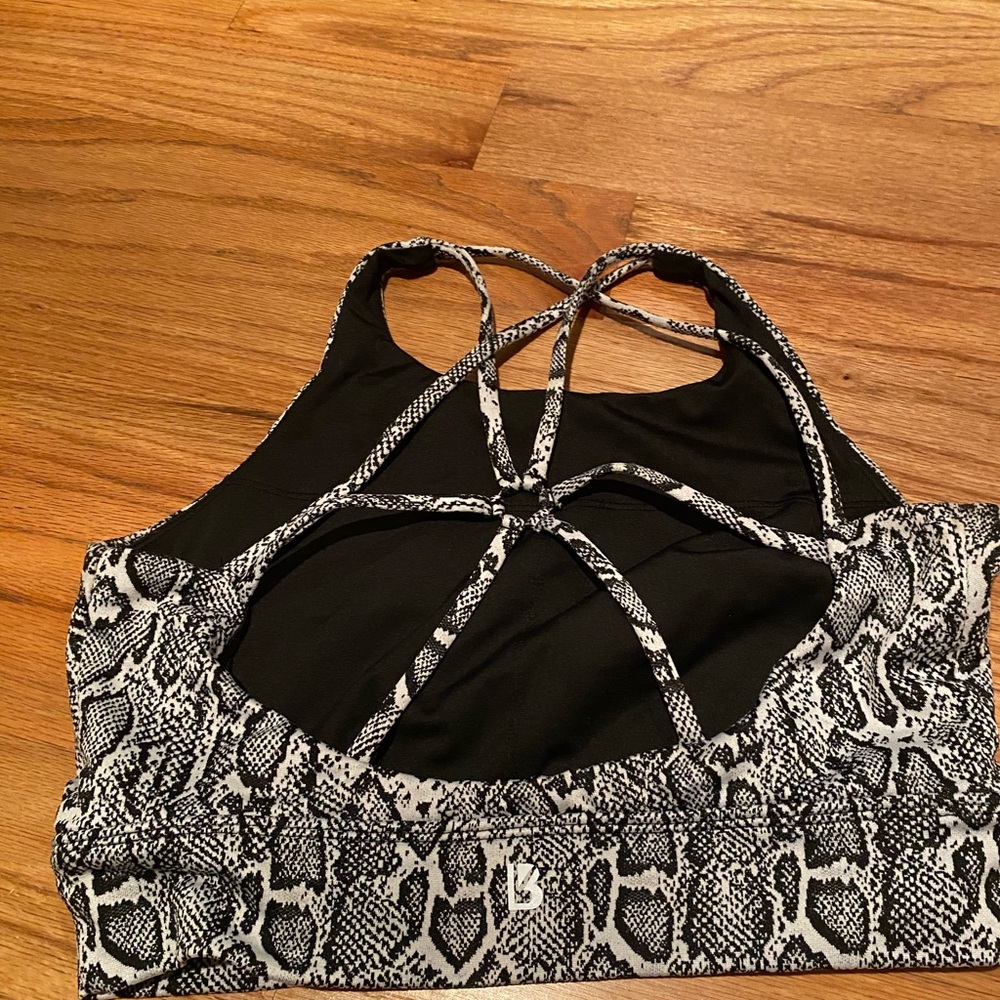 BuffBunny Snakeskin Sportsbra- size medium